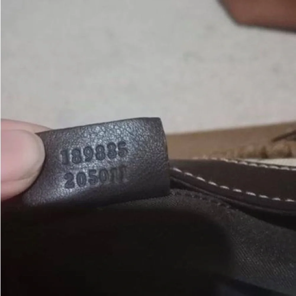 Gucci D Ring Hobo (Authentic Pre Owned) - Picture 10 of 16